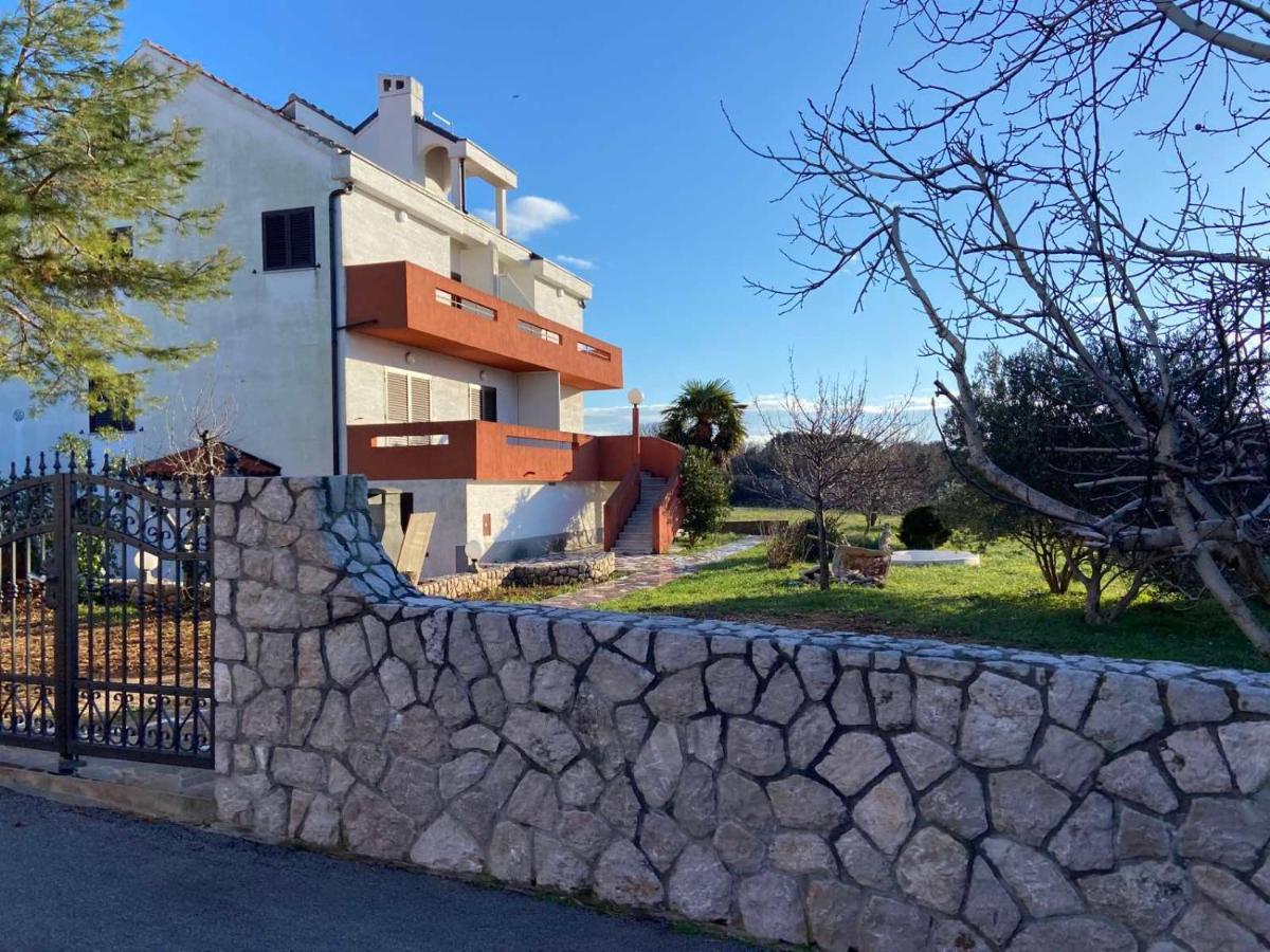Family Apartments Tomy Punat Exterior foto