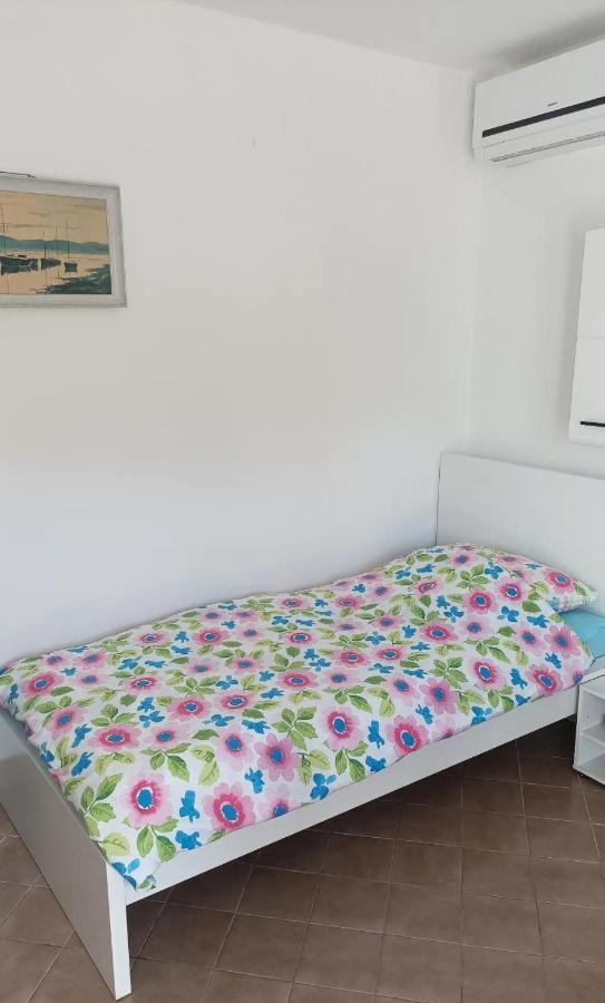 Family Apartments Tomy Punat Exterior foto